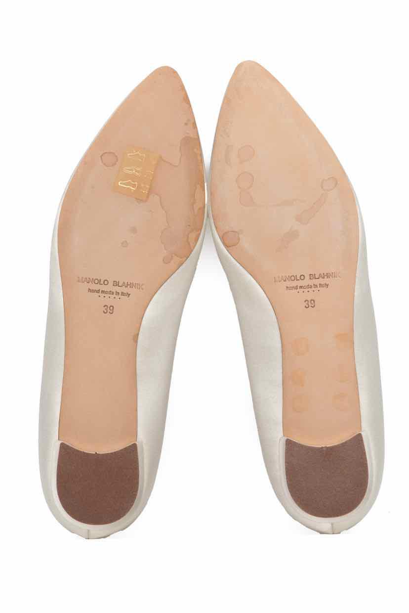 Manolo Blahnik Size 39 Hangisi Crystal Satin Flats