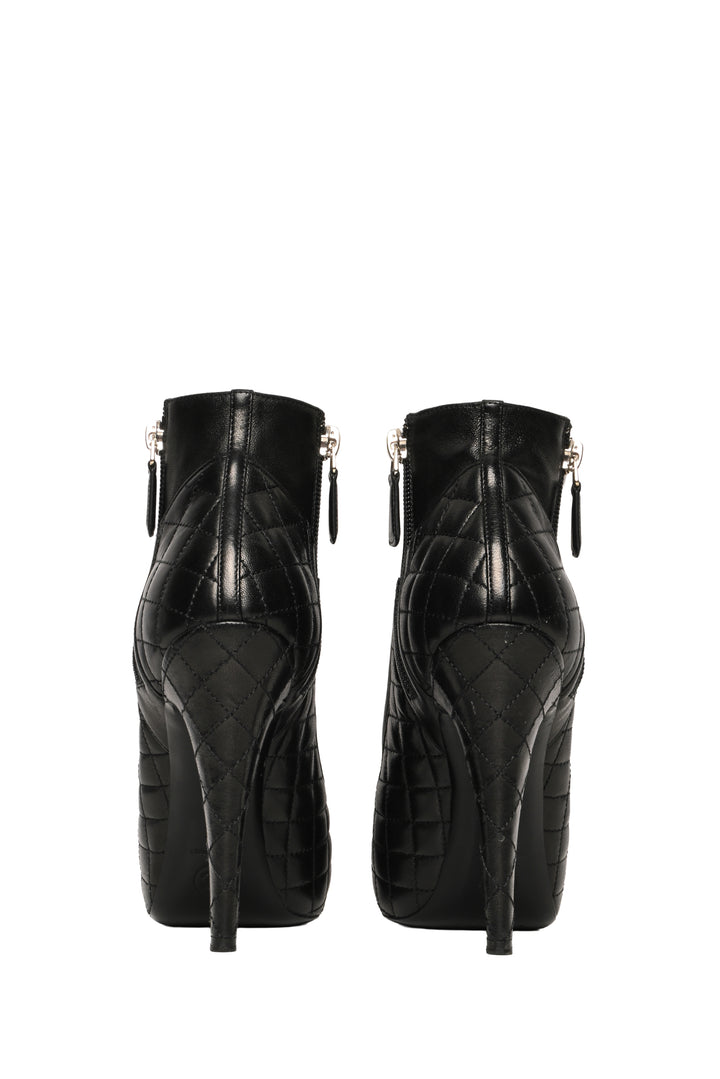Chanel Size 38 CC Quilted Leather Ankle Boots