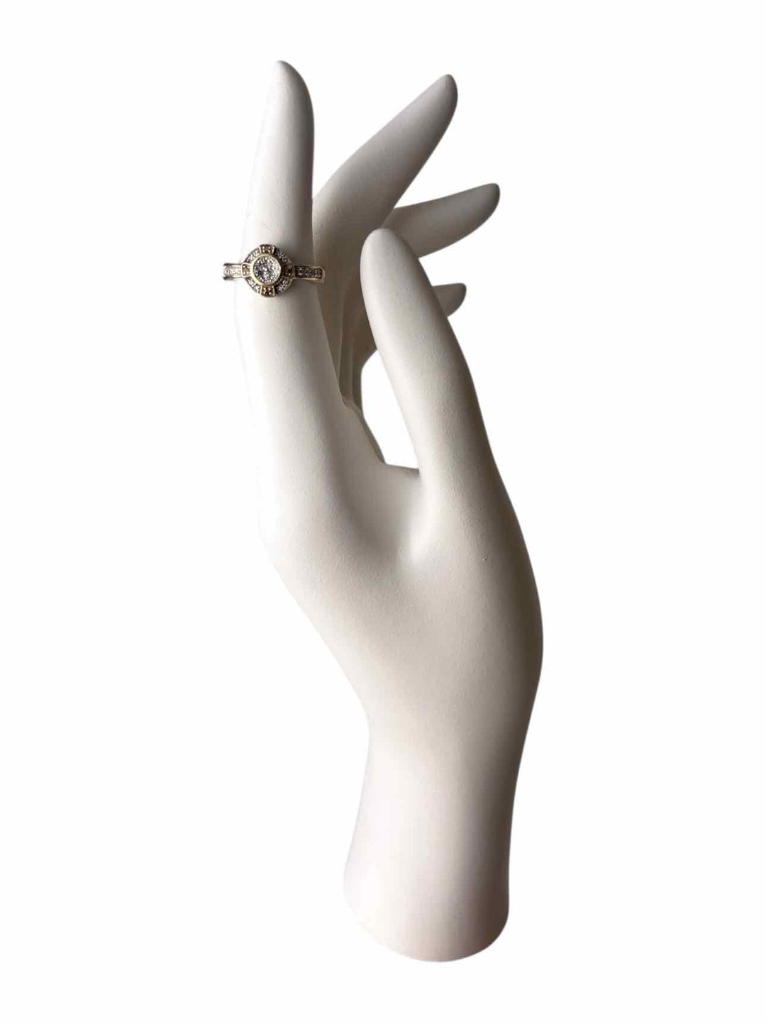 Size 7 19K Diamond Ring