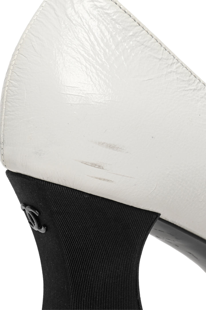 Chanel Size 40 Interlocking CC Logo Patent D'Orsay Pumps