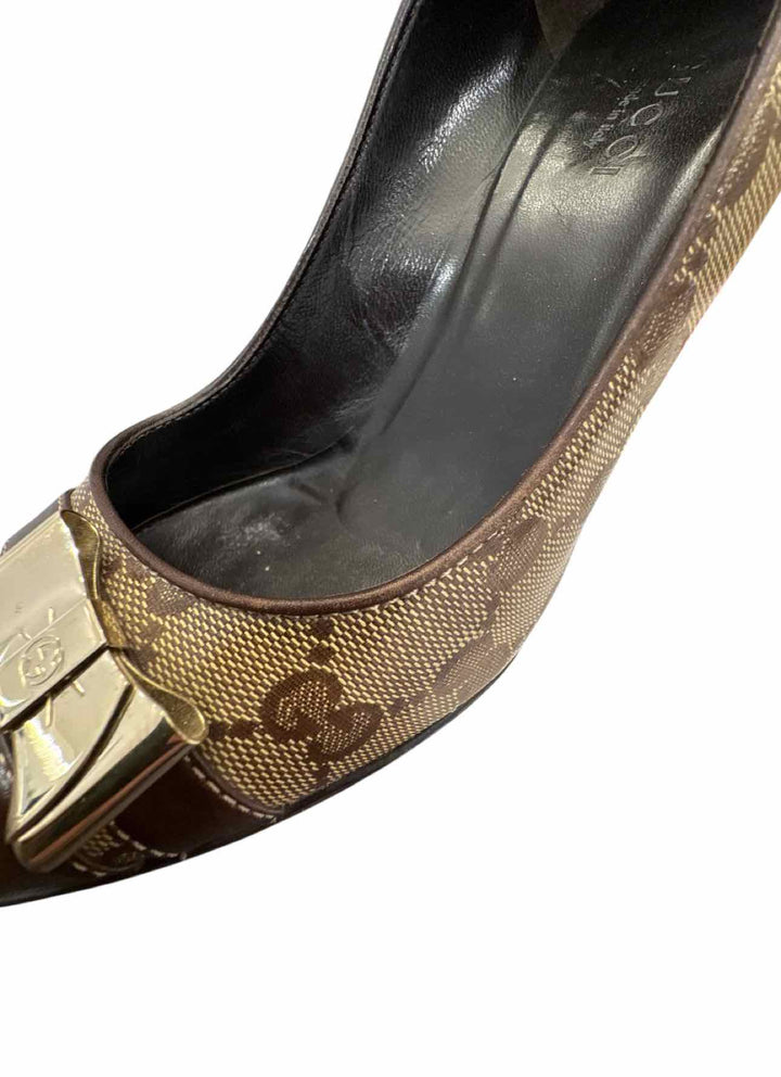 Gucci Size 6 GG Logo Coated Canvas & Leather Pumps
