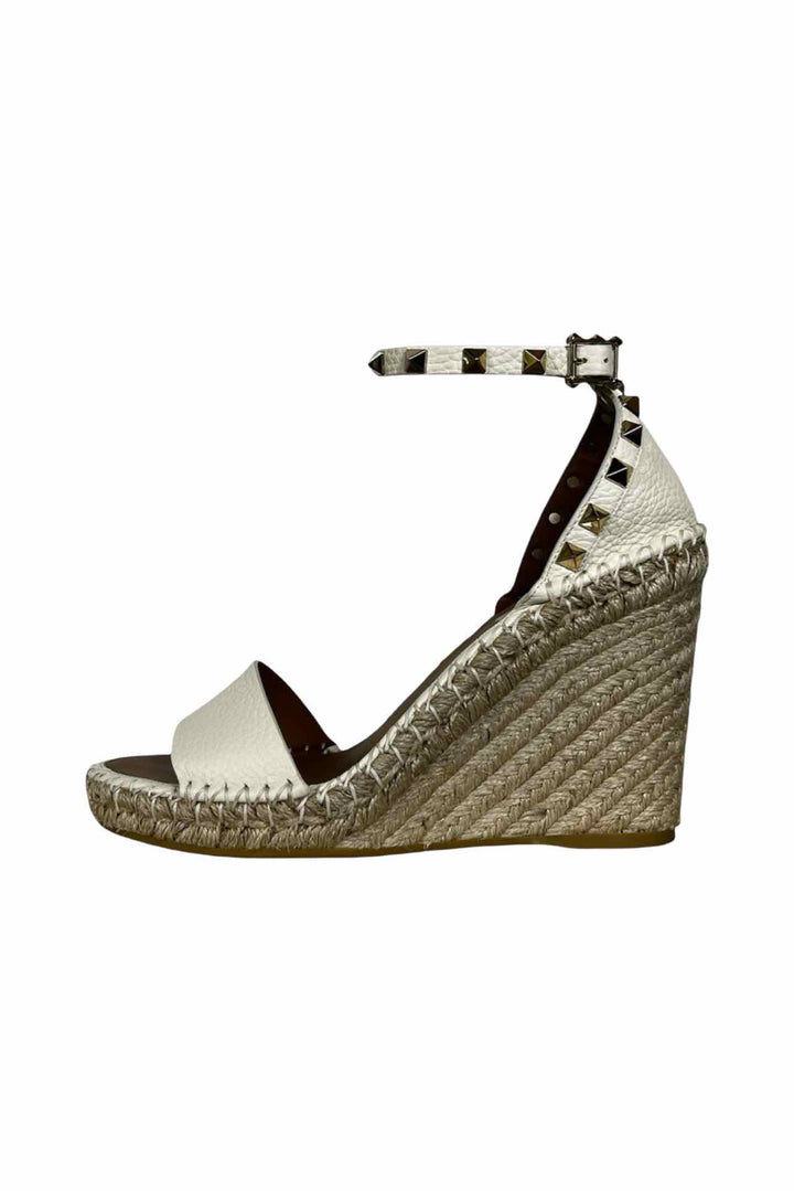 Valentino Size 38 Sandals