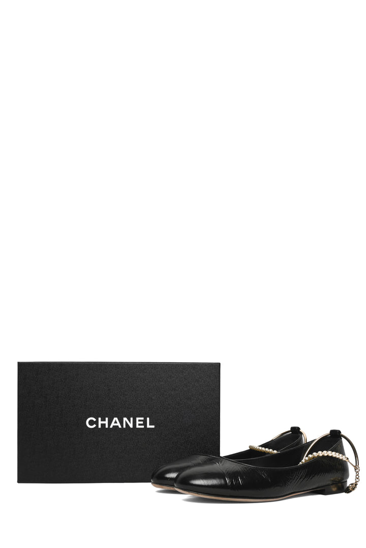 Chanel Size 38 Shiny Lambskin Cap Toe Pearl Chain Ballerina  Flats