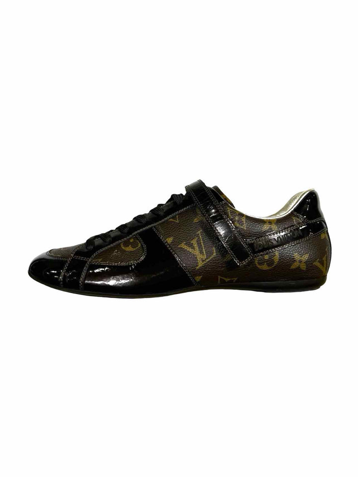 Louis Vuitton Size 38 Sneaker