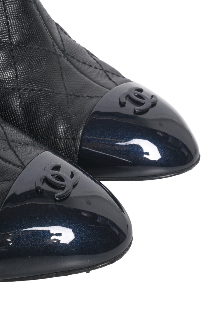 Chanel Size 39.5 Interlocking CC Logo Ankle Boots