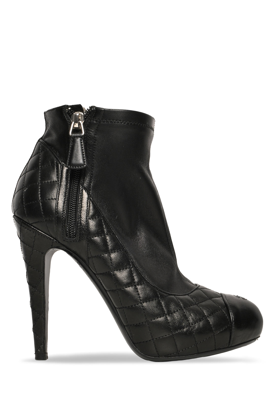 Chanel Size 38 CC Quilted Leather Ankle Boots